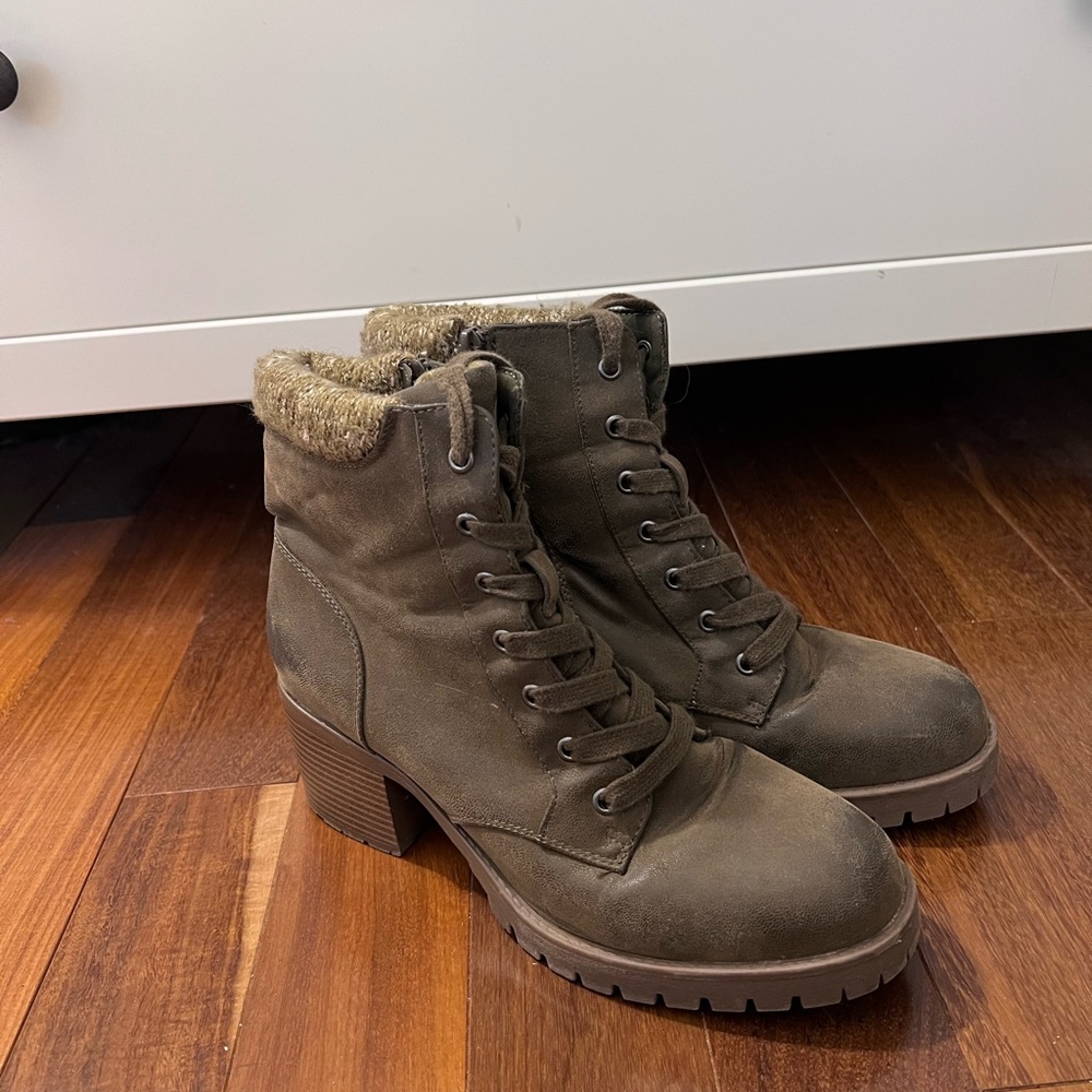 Women's Army Green Lace-Up Ankle Boots